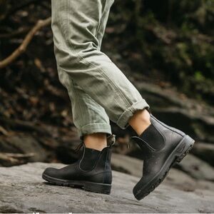 Blundstone waterproof Chelsea Boots Women’s Size US 9.5